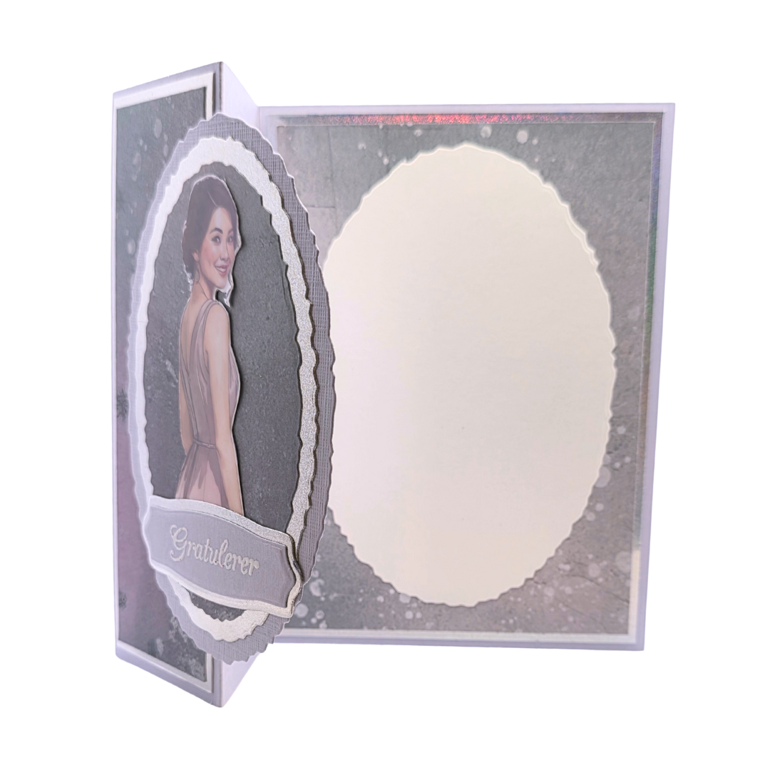 Håndlaget gratulasjonskort – “Gratulerer” (3D-oval med holografiske detaljer)