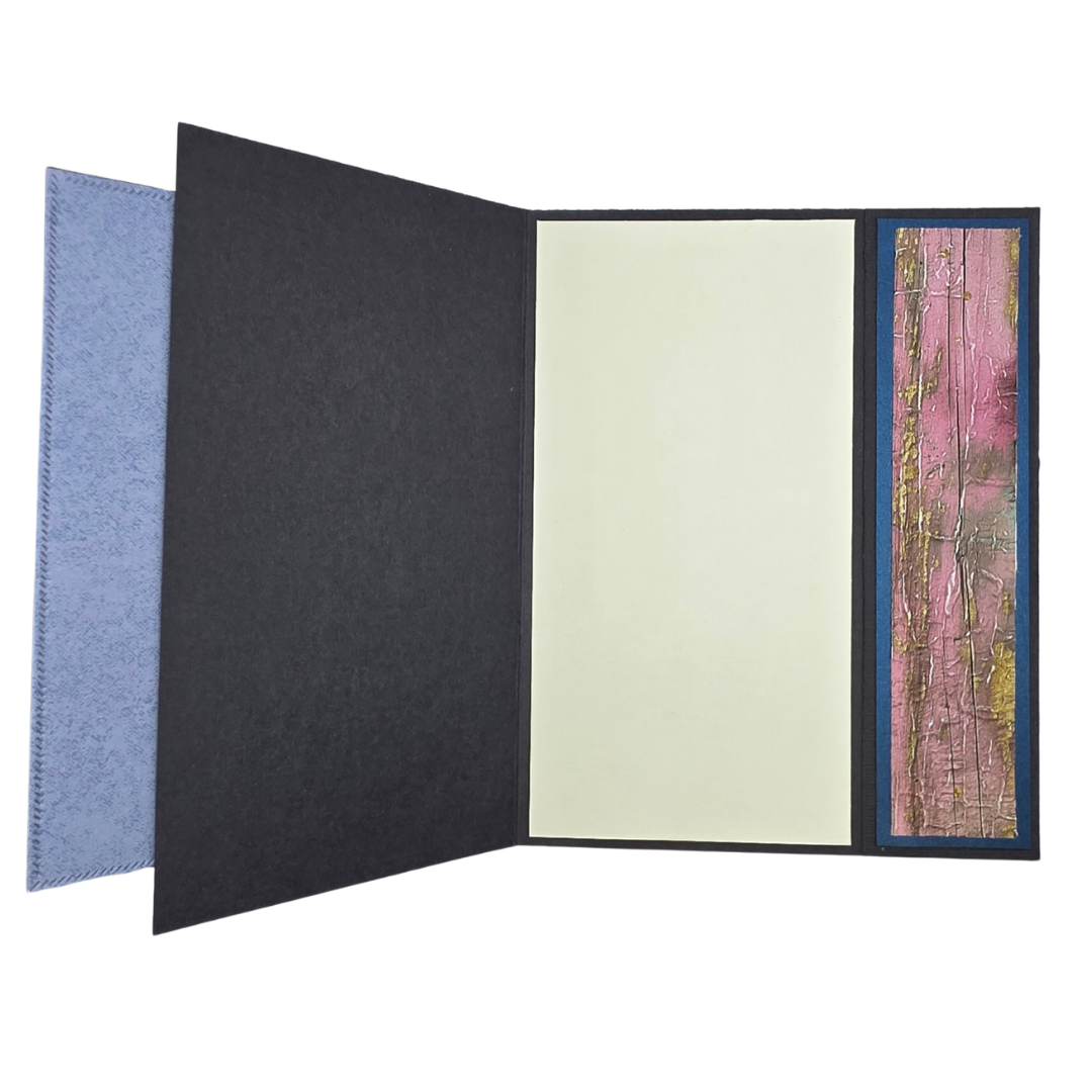 Håndlaget konfirmasjonskort – “Til Konfirmanten” (blå/sort med rosa/gull-detaljer, moderne stil)