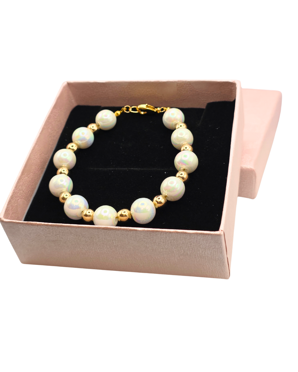 Unike, håndlagde armbånd i flere farger